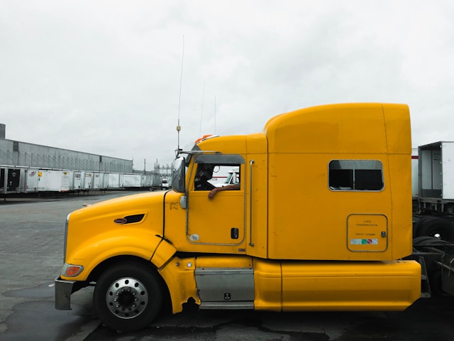 The Vital Steps to Safeguard Your Rights Following a Tampa Truck Crash